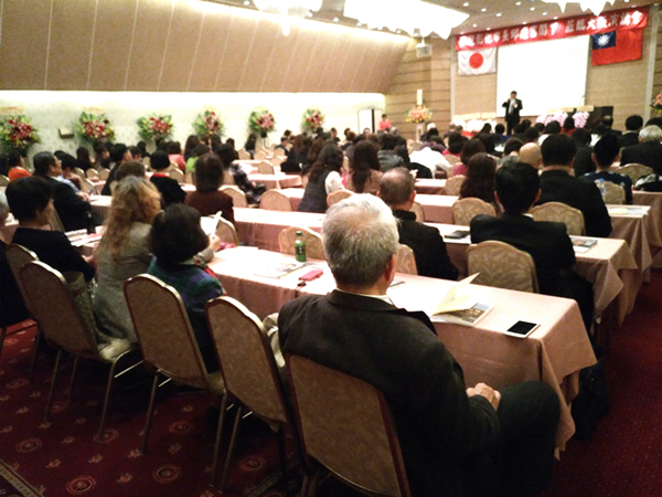 邱建富赴日參訪演講滿堂喝彩 回贈僑民《翻轉彰化市》2.png 邱建富赴日參訪演講滿堂喝彩 回贈僑民《翻轉彰化市》2.png