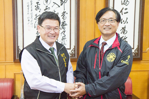 準彰化市長林世賢拜訪邱建富 攜手合作市政無縫接軌2.png 準彰化市長林世賢拜訪邱建富 攜手合作市政無縫接軌2.png