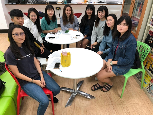 大葉大學觀光系學生分享到旅遊服務中心實習的經驗(中丁于珊老師).png 大葉大學觀光系學生分享到旅遊服務中心實習的經驗(中丁于珊老師).png