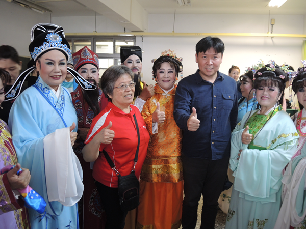 二水長青大學「歌仔戲」粉墨登場 千歲團人生首演獲得滿堂彩2.png