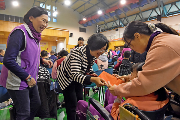 彰化縣結合民間力量 從慈愛教養院展開春節慰問1.png 彰化縣結合民間力量 從慈愛教養院展開春節慰問1.png