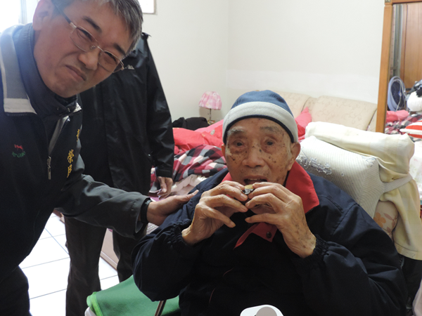 彰化榮服處啟動新春關懷 贈保暖外套禦寒暖身又暖心2.png 彰化榮服處啟動新春關懷 贈保暖外套禦寒暖身又暖心2.png