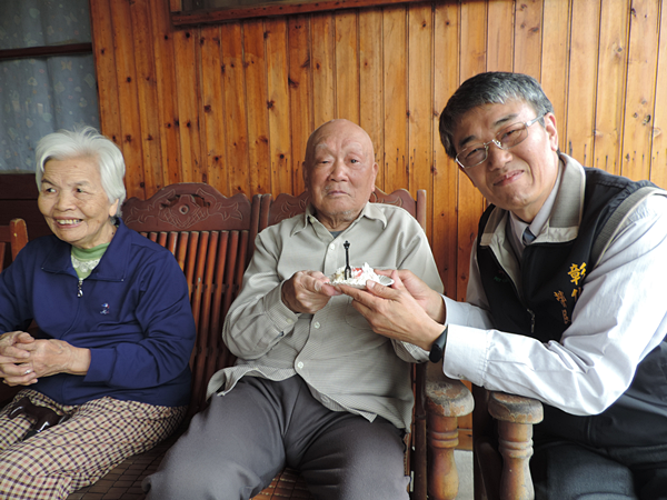 沙場老兵張應仲歡慶101歲壽辰 彰化榮服處開生日趴慶生3.png