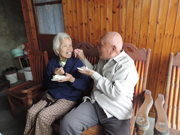 沙場老兵張應仲歡慶101歲壽辰 彰化榮服處開生日趴慶生5.png