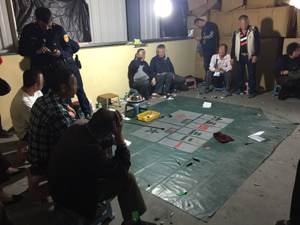 過年「連豆」大撈一筆 員林警分局破獲職業賭場逮35人1.png 過年「連豆」大撈一筆 員林警分局破獲職業賭場逮35人1.png