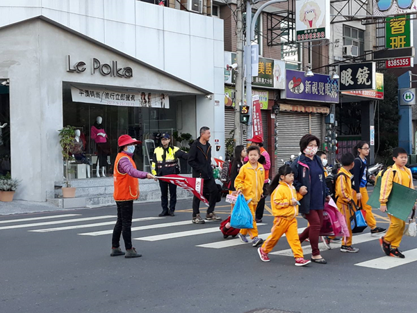 開學日員林警分局護童安心上學1.png