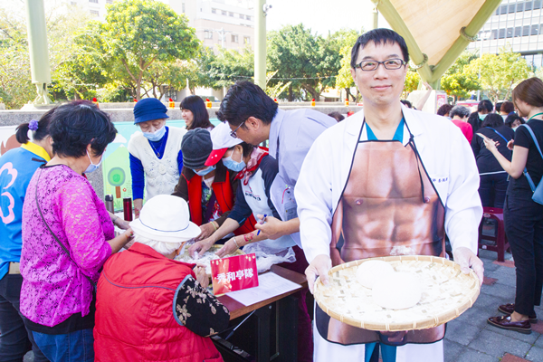 彰化秀傳醫院慶元宵好搖擺 營養師教你湯圓料理健康吃1.png 彰化秀傳醫院慶元宵好搖擺 營養師教你湯圓料理健康吃1.png