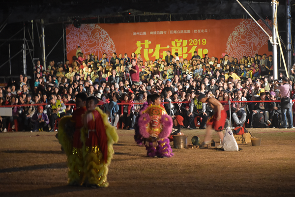 重慶銅梁火龍現身彰化溪州公園 花在彰化元宵節燦爛閉幕8.png