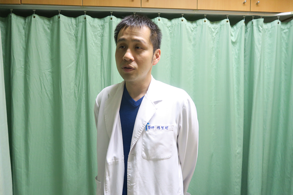 衛福部彰化醫院肝膽腸胃科主任楊智超說明C肝口服新藥健保給付全國限4萬名.png 衛福部彰化醫院肝膽腸胃科主任楊智超說明C肝口服新藥健保給付全國限4萬名.png