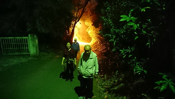 彰化八卦山「火燄洞」新奇景觀 三清宮登山步道打卡新景點2.png 彰化八卦山「火燄洞」新奇景觀 三清宮登山步道打卡新景點2.png