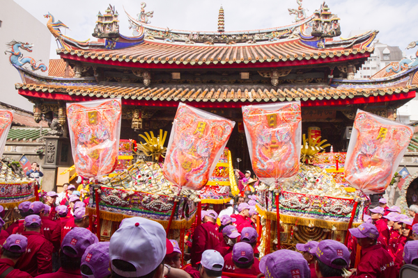 三月瘋媽祖 松山慈祐宮5千香客擠爆彰化南瑤宮1.png