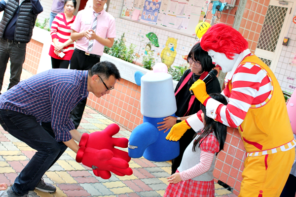 麥當勞叔叔來埔心鄉立幼兒園 與香腸阿伯教大家洗手防腸病毒4.png