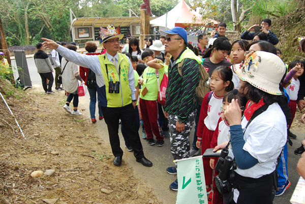 彰化市賞鷹活動登場 林世賢「下海」客串生態解說反成焦點1.png 彰化市賞鷹活動登場 林世賢「下海」客串生態解說反成焦點1.png