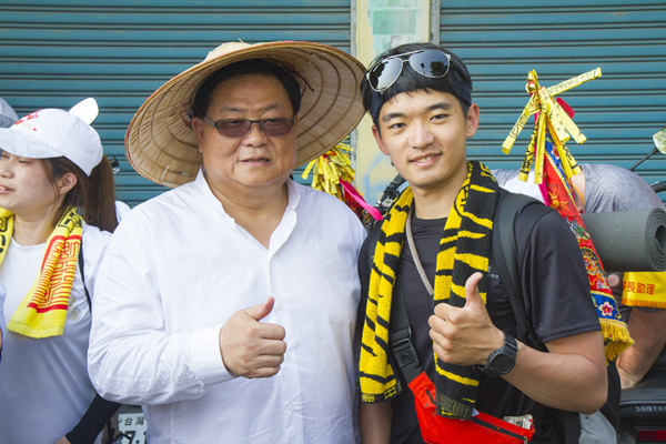 大甲媽祖遶境進香鑾轎抵達彰化 彰化縣市首長接駕4.png