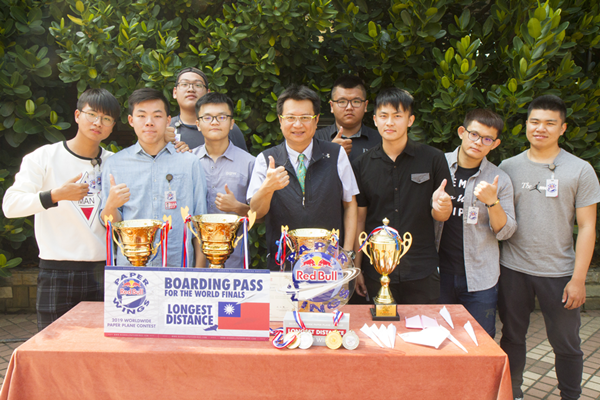 紙飛機玩出台灣之光 建國科大學生準備夢想成真1.png 紙飛機玩出台灣之光 建國科大學生準備夢想成真1.png