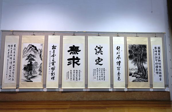 尤錫輝詩書畫文存個展 尤錫輝回鄉鹿港公會堂展出2.png