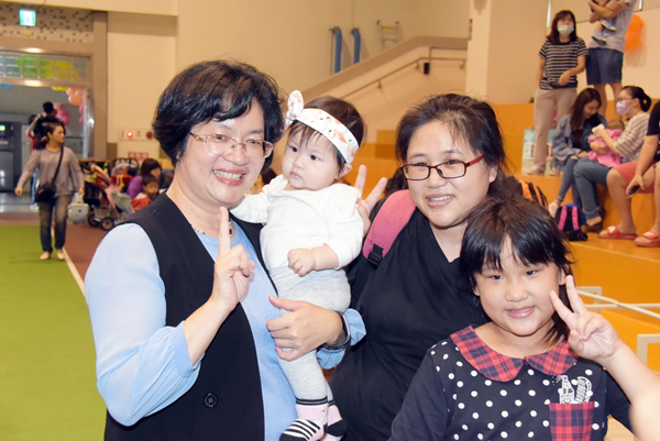 彰化縣兒童發展健康宣導 大手牽小手快樂齊步走2.png 彰化縣兒童發展健康宣導 大手牽小手快樂齊步走2.png