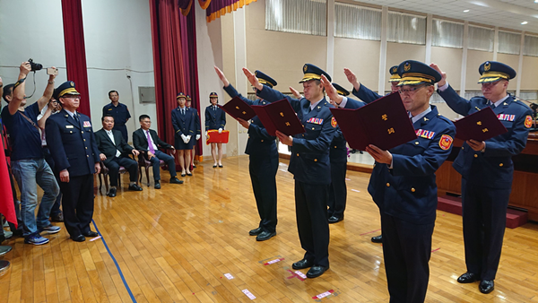 彰化縣警察局新任督察長張嘉煌及6位分局長交接典禮2.png 彰化縣警察局新任督察長張嘉煌及6位分局長交接典禮2.png