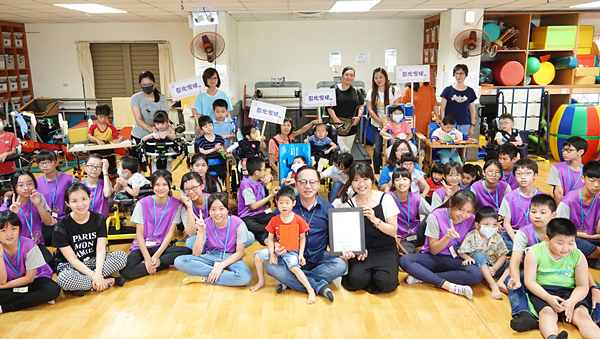 彰化民生國小6年5班帶著愛去畢旅 與彰化家扶兒共創有溫度的回憶1.png 彰化民生國小6年5班帶著愛去畢旅 與彰化家扶兒共創有溫度的回憶1.png