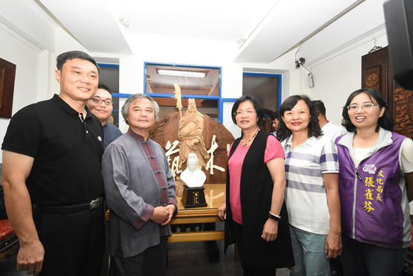 李秉圭藝師重要傳統藝術保存者 榮獲鑿花技術與傳統木雕人間國寶雙認證5.png