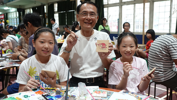 彰化市公所舉辦腳踏車馬賽克拼貼親子DIY創作 矽品公司贊助促進親子感情3.png 彰化市公所舉辦腳踏車馬賽克拼貼親子DIY創作 矽品公司贊助促進親子感情3.png