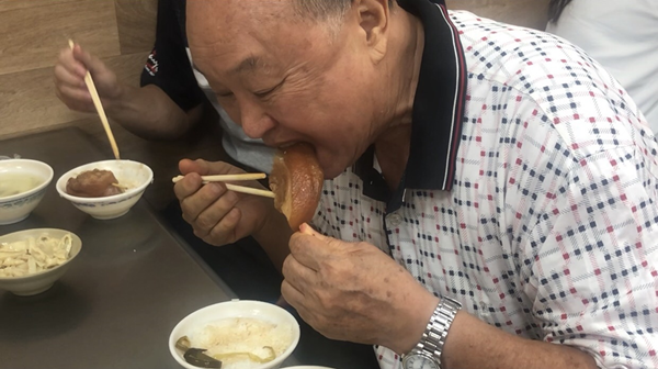 全國總工會交流接地氣 陳杰包遊覽車推廣彰化爌肉飯2.png 全國總工會交流接地氣 陳杰包遊覽車推廣彰化爌肉飯2.png