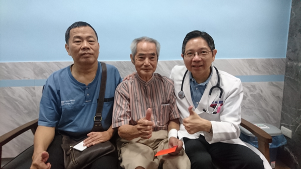彰化8旬老翁攜戴心電圖儀器救命 員林市宏仁醫院鬼門關前搶救病患1.png 彰化8旬老翁攜戴心電圖儀器救命 員林市宏仁醫院鬼門關前搶救病患1.png