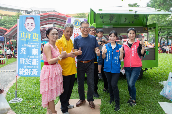 温芝樺議員與陳杰、小男孩爸爸齊心做公益 背後原因超暖心6.png