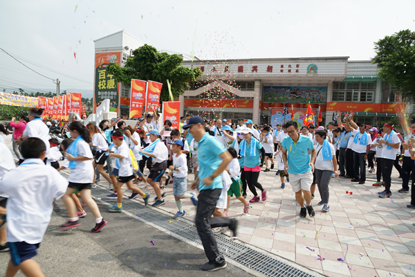 彰化縣朝興國小百年校慶親子樂跑 踩著歷史足跡展望未來1.png