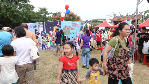 彰化縣交通安全宣導在員林公園 交安知識深植孩子心中5.png