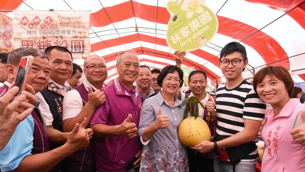 彰化縣花壇鄉西施柚推廣 地產地銷提高農民收益2.png