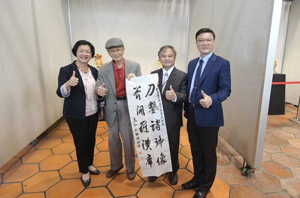 刀斧羅漢-人間國寶李秉圭雕刻展 十八羅漢木雕在鹿港公會堂4.png