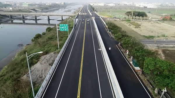 鹿港鎮洋仔厝溪堤岸道路通車 完善地區整體交通系統3.png