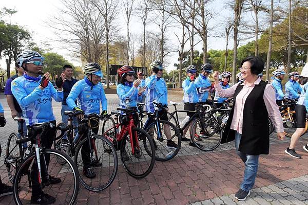 彰師大EMBA孔明車隊啟航 捐贈千份防疫物資環島趣3.jpg