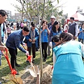 鹿港鎮植樹節贈樹苗 親子植樹環保愛地球2.jpg