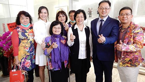 防疫不忘做公益 醫美集團拚經濟送愛瑪喜樂1.jpg 防疫不忘做公益 醫美集團拚經濟送愛瑪喜樂1.jpg