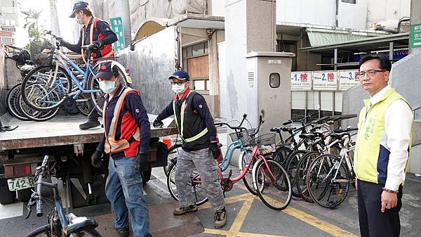 彰化火車站前違停腳踏車清除 林世賢：維持美麗市容1.jpg