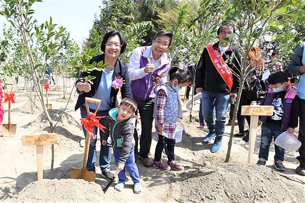 彰化縣2020做伙植樹在二林 植樹月一起種樹綠化環境4.jpg