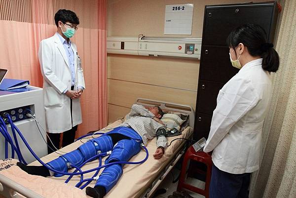 心臟病免開刀又助男士重振雄風 彰化員榮率先引進體外反搏治療2.jpg 心臟病免開刀又助男士重振雄風 彰化員榮率先引進體外反搏治療2.jpg