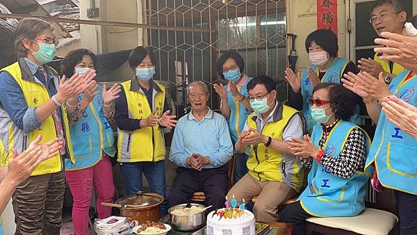 彰化縣榮服處關懷田中地區榮民眷 104歲人瑞王福生辦慶生1.jpg