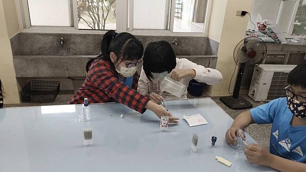 芬園鄉文德國小難忘兒童節 創客防疫禮物手作2.jpg 芬園鄉文德國小難忘兒童節 創客防疫禮物手作2.jpg