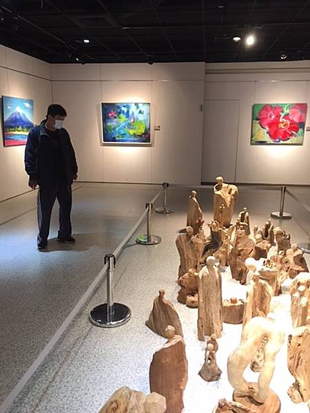 禪風舞木VS藝情形趣 彰化生活美學館木雕油畫雙聯展2.jpg