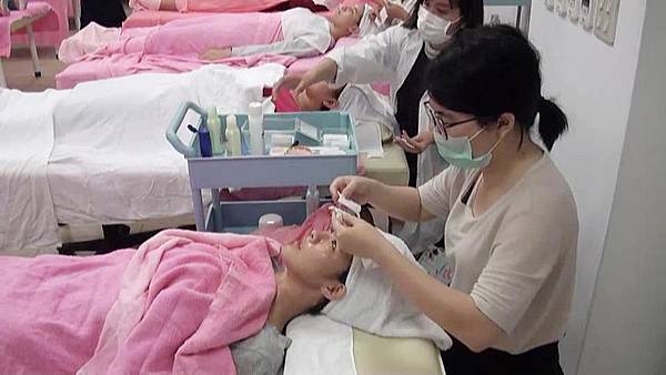 國際芳療師證照考取 大葉大學美容護膚學課程全數通過2.jpg