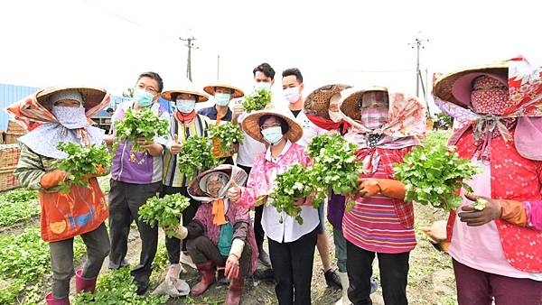 香菜先生開發香菜粉翻轉農產價值 北斗鎮農會示範香菜料理1.jpg