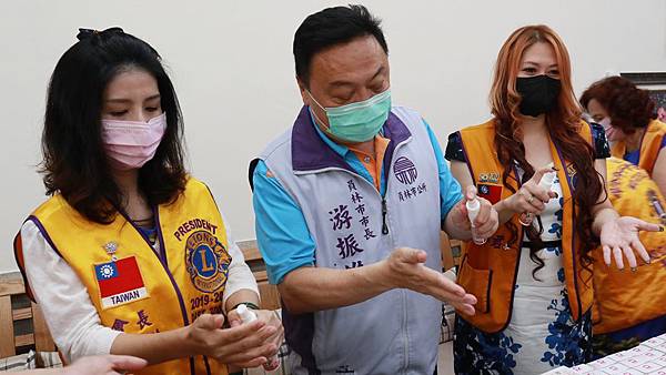 百果山獅子會捐防疫物資 結合員林市公所守護民眾健康1.jpg 百果山獅子會捐防疫物資 結合員林市公所守護民眾健康1.jpg