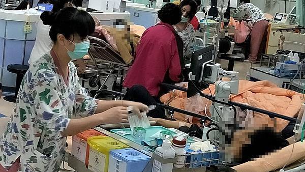 彰基醫院開放特定民眾自費檢驗新冠肺炎1.jpg 彰基醫院開放特定民眾自費檢驗新冠肺炎1.jpg