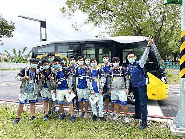 虎頭山創新園區自駕體驗 明道中學師生遇見未來.jpg 虎頭山創新園區自駕體驗 明道中學師生遇見未來.jpg
