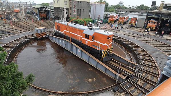 交委會考察彰化交通建設 王惠美提盡快捷運延伸及鐵路高架6.jpg