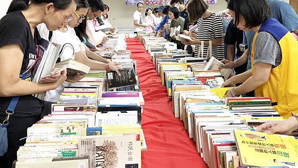 員林市好書交換日 市立圖書館好書共享雄讚2.jpg