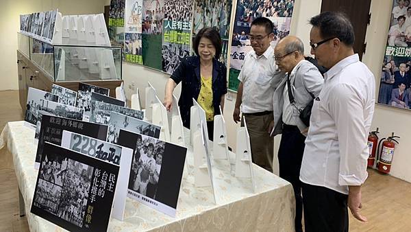 民主台灣的彰化街頭群像 二林鎮圖書館展出2.jpg